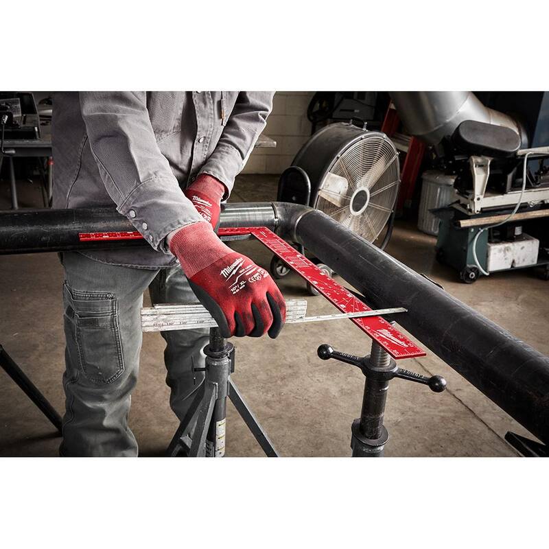 Milwaukee 7 in. Magnetic Rafter Square with 16 in. x 24 in. Aluminum Framing Square - MLSQM070-MLSQ024