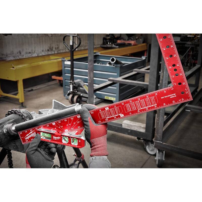 Milwaukee 7 in. Magnetic Rafter Square with 16 in. x 24 in. Aluminum Framing Square - MLSQM070-MLSQ024