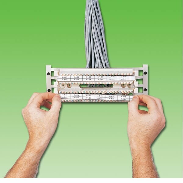 Siemon 100 PR BLOCK 110 KIT W/O LEGS, CAT5E FIELD-TERM 19" PANEL, 5PR CLIPS 1U - S110DA1-100RFT