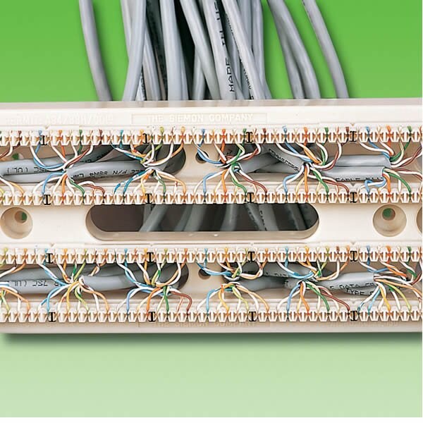 Siemon 100 PR BLOCK 110 KIT W/O LEGS, CAT5E FIELD-TERM 19" PANEL, 5PR CLIPS 1U - S110DA1-100RFT