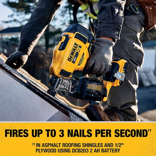 Dewalt 20V MAX* 15 degree Cordless Coil Roofing Nailer Kit - DCN45RND1
