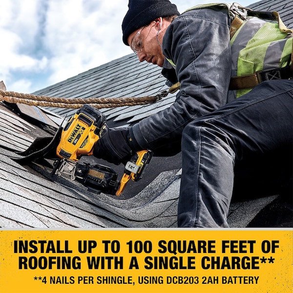 Dewalt 20V MAX* 15 degree Cordless Coil Roofing Nailer Kit - DCN45RND1