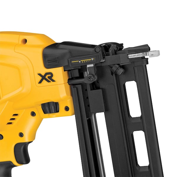Dewalt 20V MAX* XR 16 GA Cordless Straight Finish Nailer (Tool Only) - DCN662B