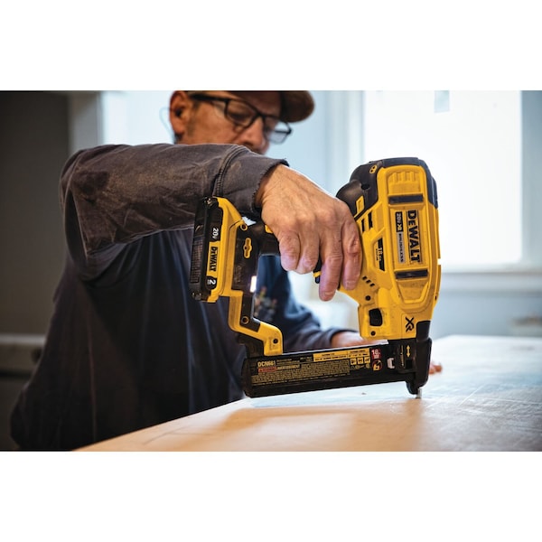 Dewalt 20V MAX* XR(R) 18 GA Cordless Narrow Crown Stapler (Tool Only) - DCN681B