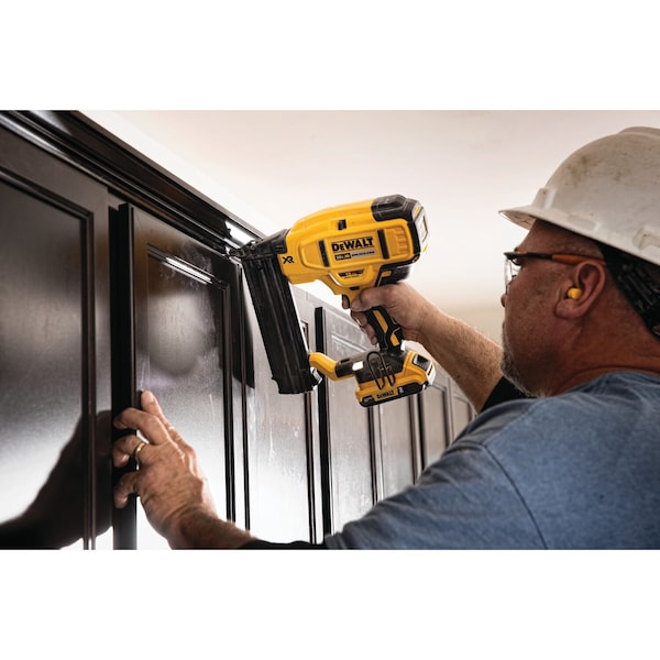 Dewalt 20V MAX* XR(R) 18 GA Cordless Brad Nailer (Tool Only) - DCN680B