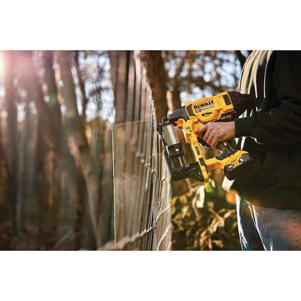 Dewalt 20V MAX* XR 9 GA Cordless Fencing Stapler (Tool only) - DCFS950B