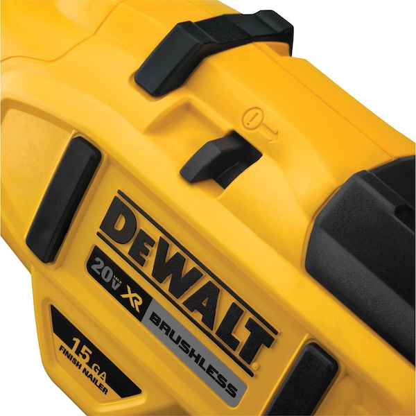 Dewalt 20V MAX* XR(R) 15 GA Cordless Angled Finish Nailer (Tool Only) - DCN650B