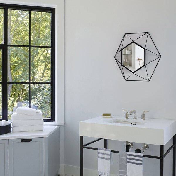 Uniquewise Decorative Star Shaped Black Metal Frame Modern Wall Mounted Geometric Mirror - QI004582