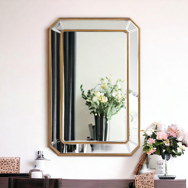 Homeroots Recatngle Gold Leaf Mirror with Angled Corners Frame - 383725