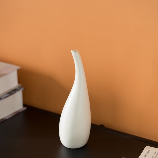 Uniquewise White Contemporary Unique Teardrop Shaped Ceramic Table Vase Flower Holder, 8 Inch - QI004367.S