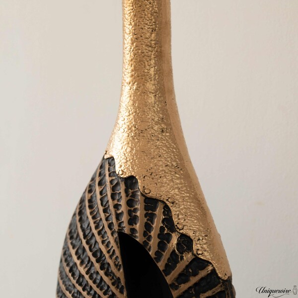 Uniquewise 27-Inch Fiberglass Vintage Farmhouse Floor Vase, Boho Wedding Centerpiece - Unique Black and - QI004680.L