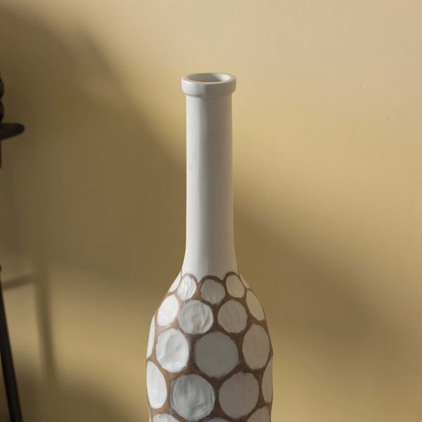 Uniquewise Decorative Contemporary Floor Vase White Carved Divot Bubble Design with Tall Neck, 33.5 Inch - QI004180.L