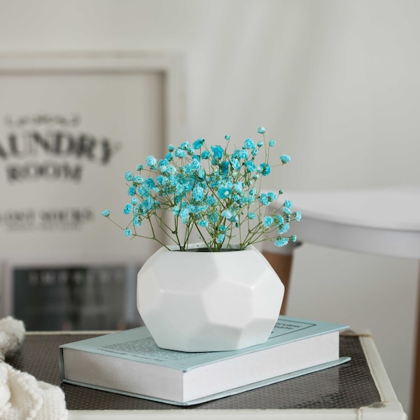 Uniquewise Contemporary White Ceramic Unique Honeycomb Shaped Table Vase Flower Holder - QI004370.BX