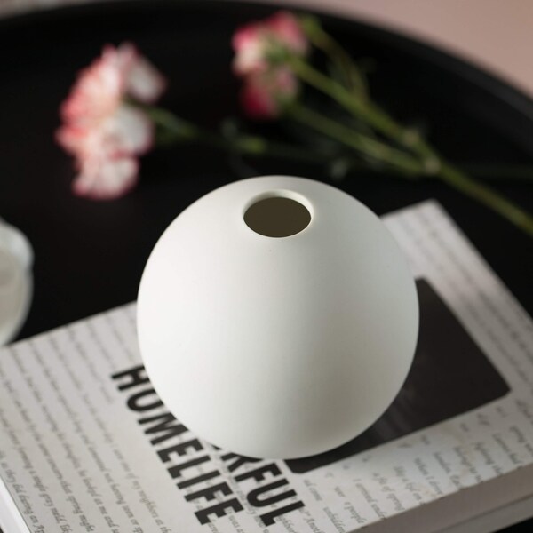 Uniquewise Contemporary White Ceramic Unique Circle Shaped Table Vase Flower Holder - QI004370.PL
