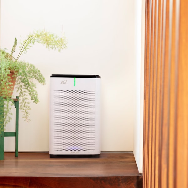 Brondell Pro Sanitizing Air Purifier for Purification Virus, Bacteria and Allergens - P700BB-W