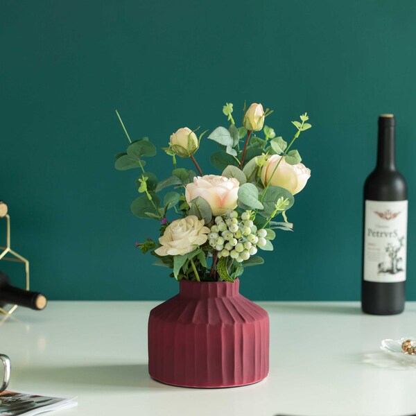Fabulaxe 5 H Decorative Ceramic Sculpture Channeled Centerpiece Table Vase, Brick Red - QI004055.RD