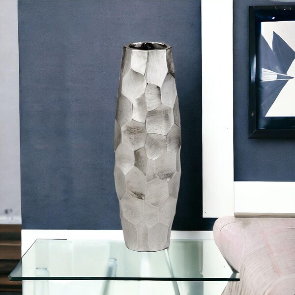 Homeroots HomeRoots 354637 4 x 4 x 14 in. Rough Silver Facetado Barrel Vase - 354637