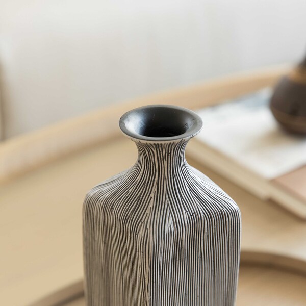 Uniquewise Contemporary Decorative Square Table Flower Vase with Gray Striped Design, 8 Inch - QI004176.S