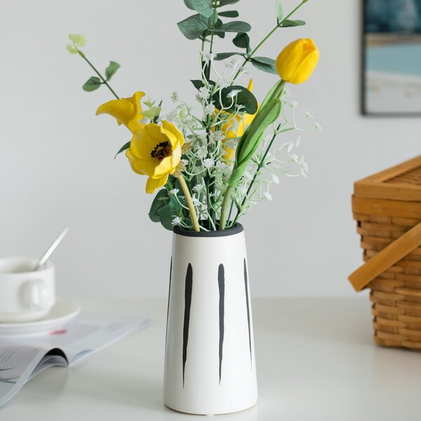 Fabulaxe 7 H Ceramic Modern Painted Brushstrokes Tapered Flower Table Vase, Black and White - QI004060.M