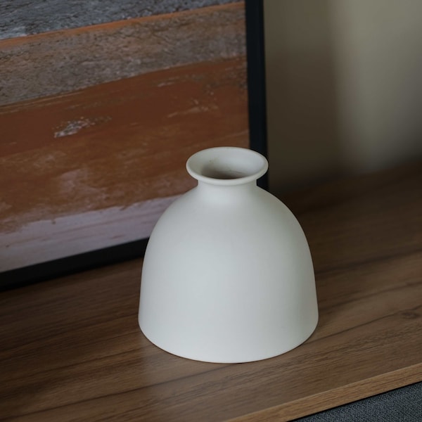 Uniquewise Modern Inkwelll Bottle Shaped Ceramic Table Vase Flower Holder, White 4 Inch - QI004366.S.WT
