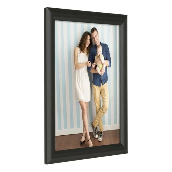 M&T Displays Snap Frame 8.5 in. X 11 in. Poster Size, 1 in. Black, Mitred Corner - UCN255C081X5012