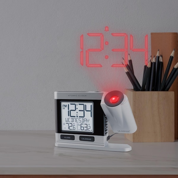 La Crosse Technology La Crosse Technology 2.5 in. Silver Atomic Projection Alarm Clock LCD Plug-In - 616-1410