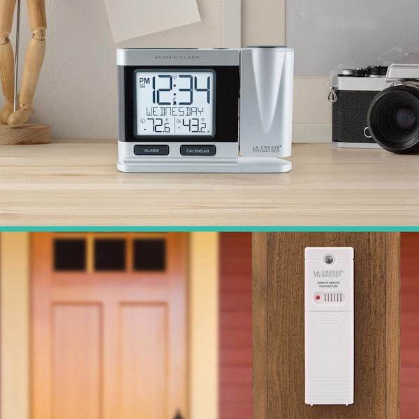 La Crosse Technology La Crosse Technology 2.5 in. Silver Atomic Projection Alarm Clock LCD Plug-In - 616-1410