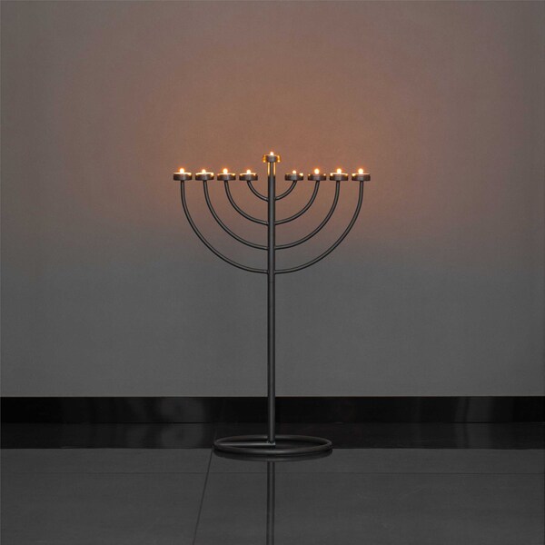 Vintiquewise Small Modern Silver 9 Branch Lighting Thin Pipe Hanukkah Menorah, Metal-Aluminum - QI004118.SI.S