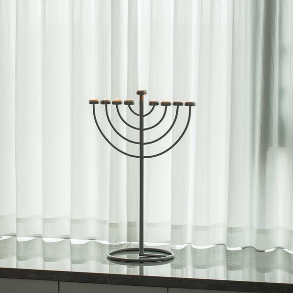 Vintiquewise Small Modern Silver 9 Branch Lighting Thin Pipe Hanukkah Menorah, Metal-Aluminum - QI004118.SI.S