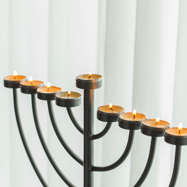 Vintiquewise Small Modern Silver 9 Branch Lighting Thin Pipe Hanukkah Menorah, Metal-Aluminum - QI004118.SI.S