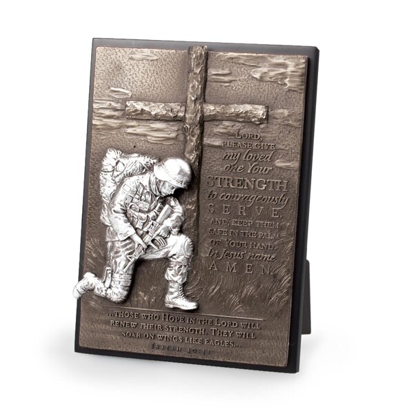Lighthouse Christian Products Moments of Faith-Kneeling Soldier Cast Plaque with Easel Back Isaiah 40-31 - 100678