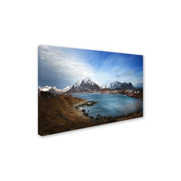 Trademark Fine Art Philippe Sainte-Laudy 'Reine - Norway' Canvas Art, 16x24 - PSL0563-C1624GG