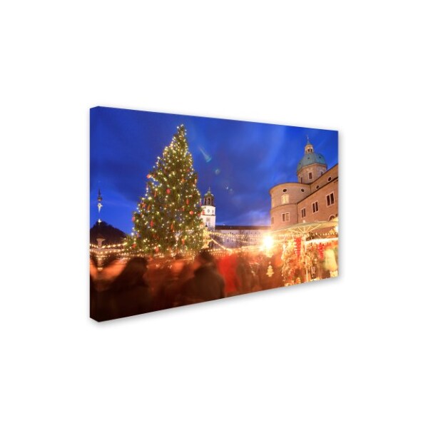 Trademark Fine Art Robert Harding Picture Library 'Christmas 9' Canvas Art, 16x24 - ALI19252-C1624GG