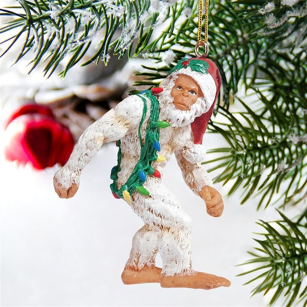 Design Toscano Bigfoot the Abominable Snowman Yeti Holiday Ornament - QS583084