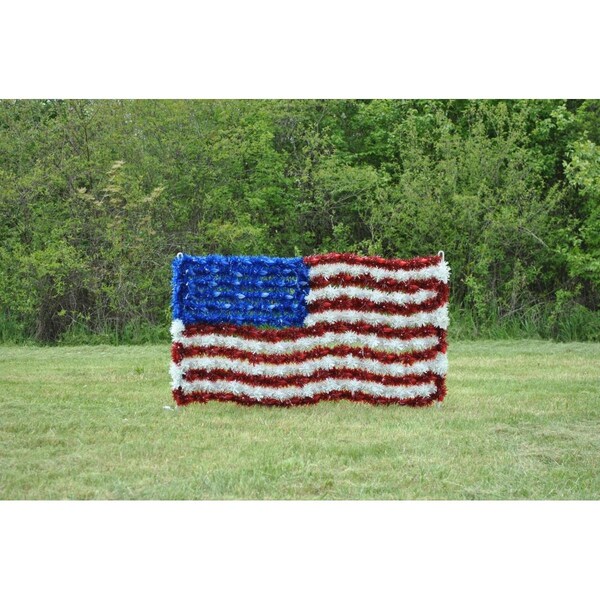 Queens Of Christmas 3 ft. Ground Mount Garland Flag - GM-FLG-03-GAR
