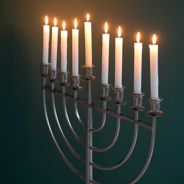 Vintiquewise Modern Solid Metal Judaica Hanukkah Menorah 9 Branched Candelabra, Aluminum Finish Medium - QI004119.AL.M