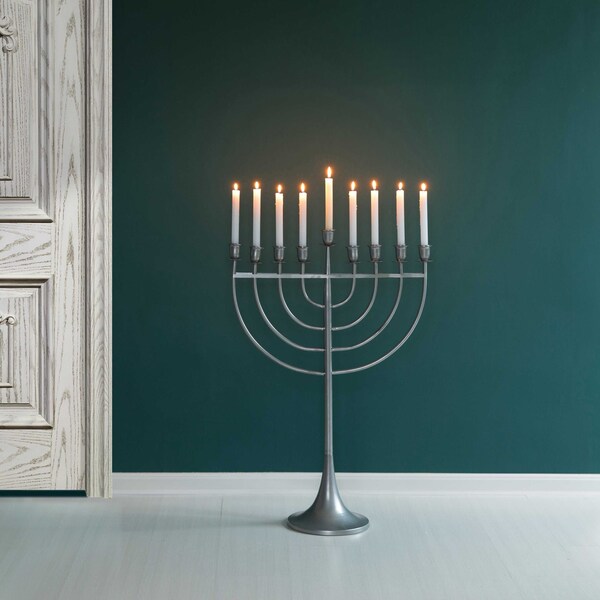 Vintiquewise Modern Solid Metal Judaica Hanukkah Menorah 9 Branched Candelabra, Aluminum Finish Medium - QI004119.AL.M