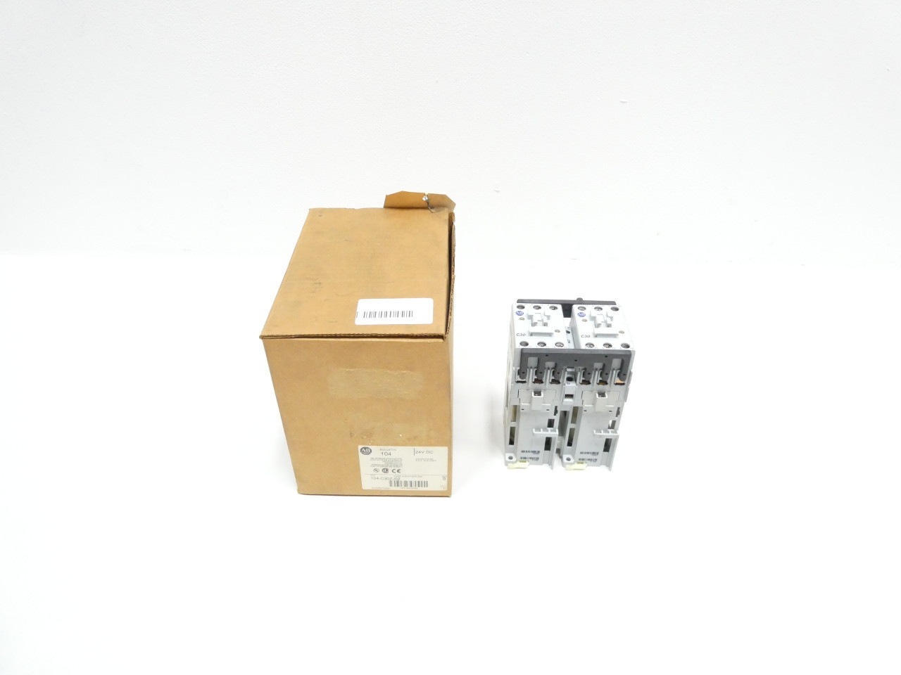 ALLEN BRADLEY 104-C30ZJ02 24V-DC 20HP REVERSING CONTACTOR