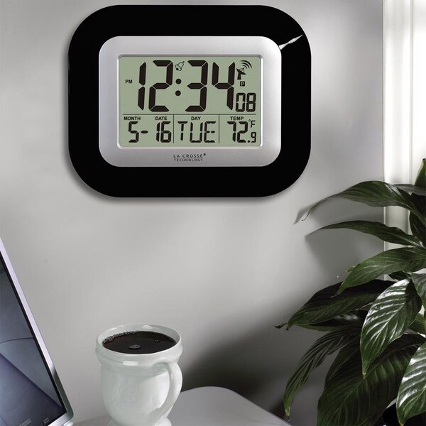 La Crosse Technology La Crosse Technology 8.95 in. L X 1.2 in. W Indoor Contemporary Digital Atomic Wall Clock Plastic Bl - WT-8005U-B