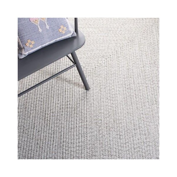 Safavieh 4 x 6 ft. Braided Contemporary Oval Hand Woven Area Rug, Silver & Grey - BRD315F-4OV