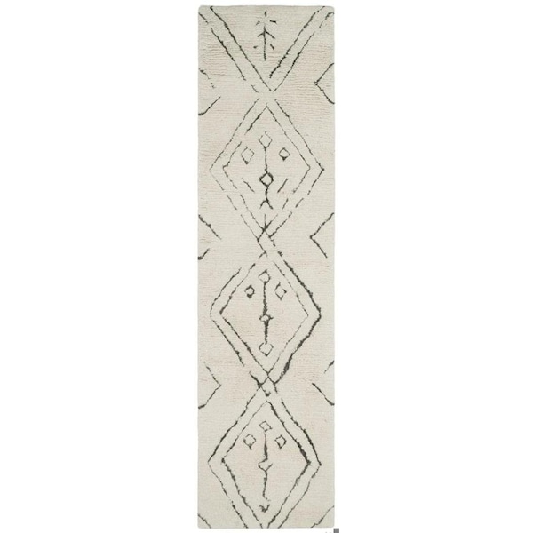Safavieh 3 x 5 ft. Casablanca Hand Tufted Small Rectangle Area RugIvory & Multicolor - CSB212A-3