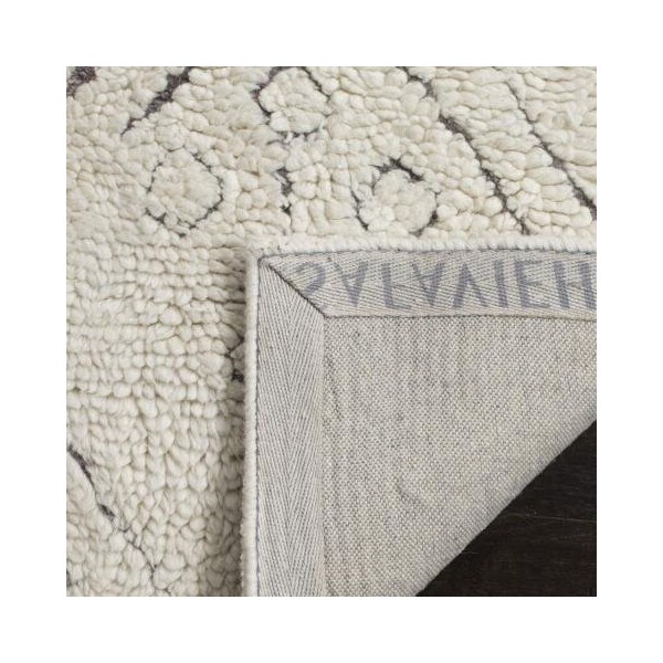 Safavieh 3 x 5 ft. Casablanca Hand Tufted Small Rectangle Area RugIvory & Multicolor - CSB212A-3