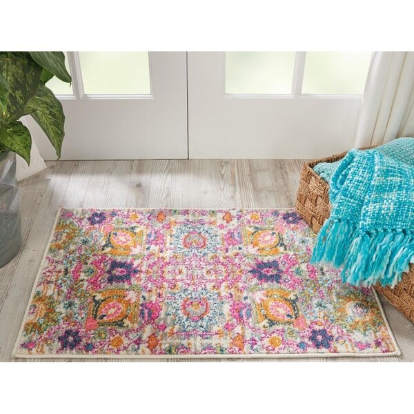 Homeroots 2 x 3 ft. Gray & Pink Distressed Scatter Area Rug - 385240
