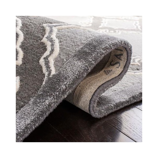 Safavieh Bella Hand Tufted Accent Rug, Grey and Light Grey - 2 ft.-6 in. x 4 ft. - BEL139A-24