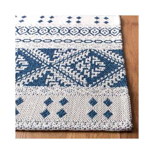 Safavieh 4 x 6 ft. Augustine 400 Rectangle Power Loomed RugNavy & Creme - AGT445N-4