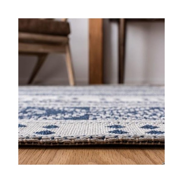 Safavieh 4 x 6 ft. Augustine 400 Rectangle Power Loomed RugNavy & Creme - AGT445N-4