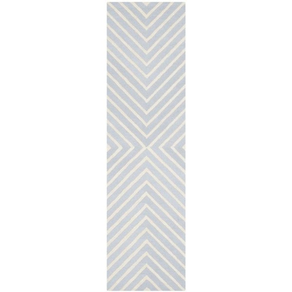 Safavieh Cambridge Hand Tufted Accent Rug- Light Blue - Ivory- 2 x 3 ft. - CAM129A-2