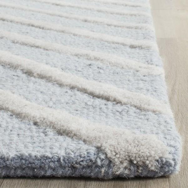 Safavieh Cambridge Hand Tufted Accent Rug- Light Blue - Ivory- 2 x 3 ft. - CAM129A-2
