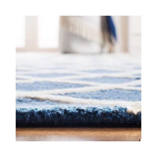 Safavieh Cambridge Hand Tufted Runner Rug- Navy - Ivory- 2 ft. 6 in. x 10 ft. - CAM135G-210