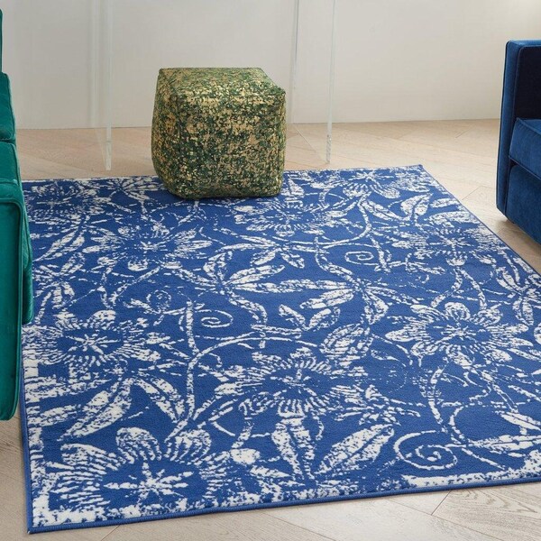 Homeroots 5 x 7 ft. Navy & Ivory Floral Vines Area Rug - 385848